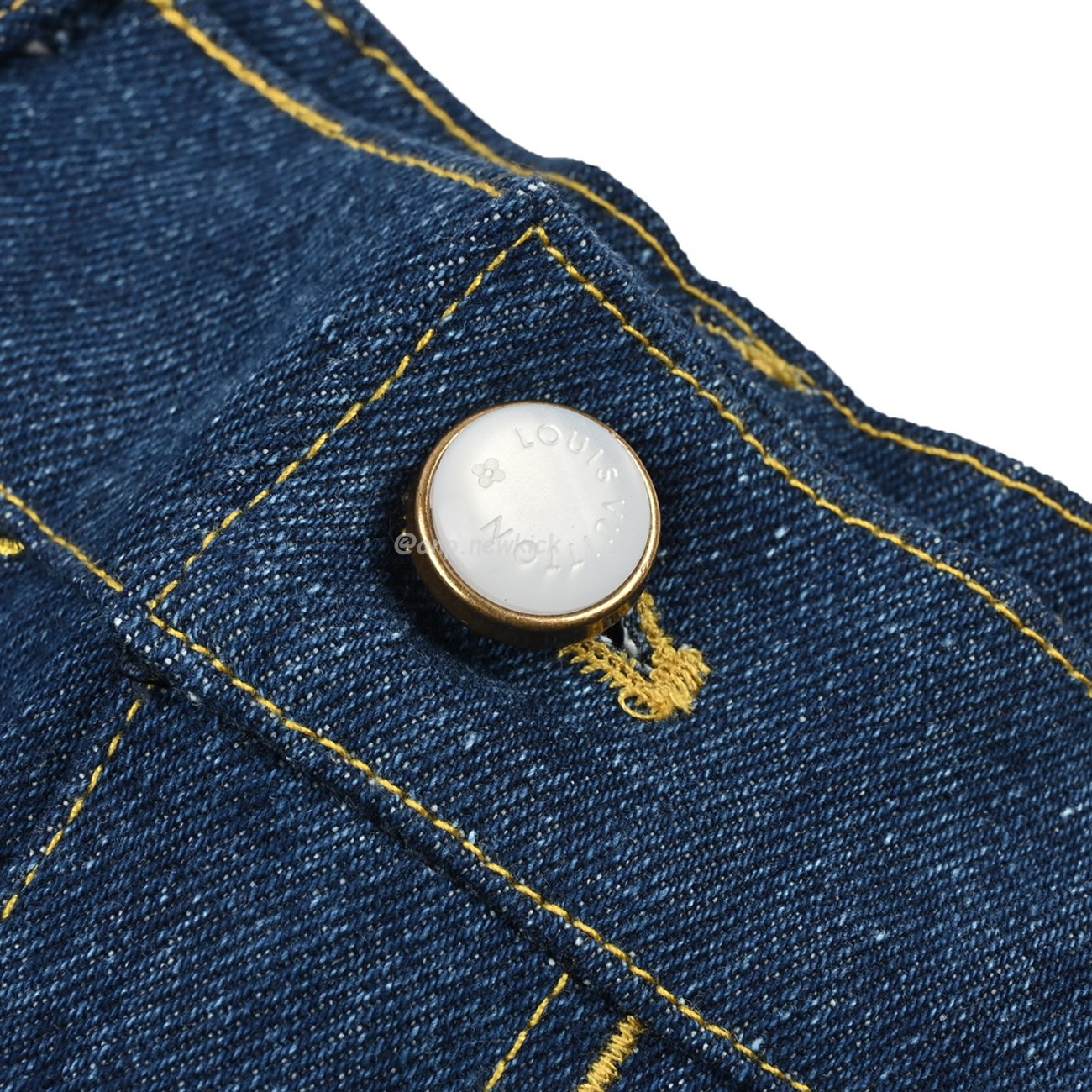 Louis Vuitton Embroidered Logo Denim Shorts (5) - www.newkick.vip